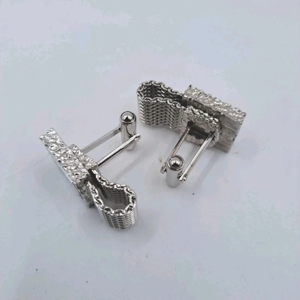 Vintage SWANK Silver Tone Mesh Wrap Cufflinks